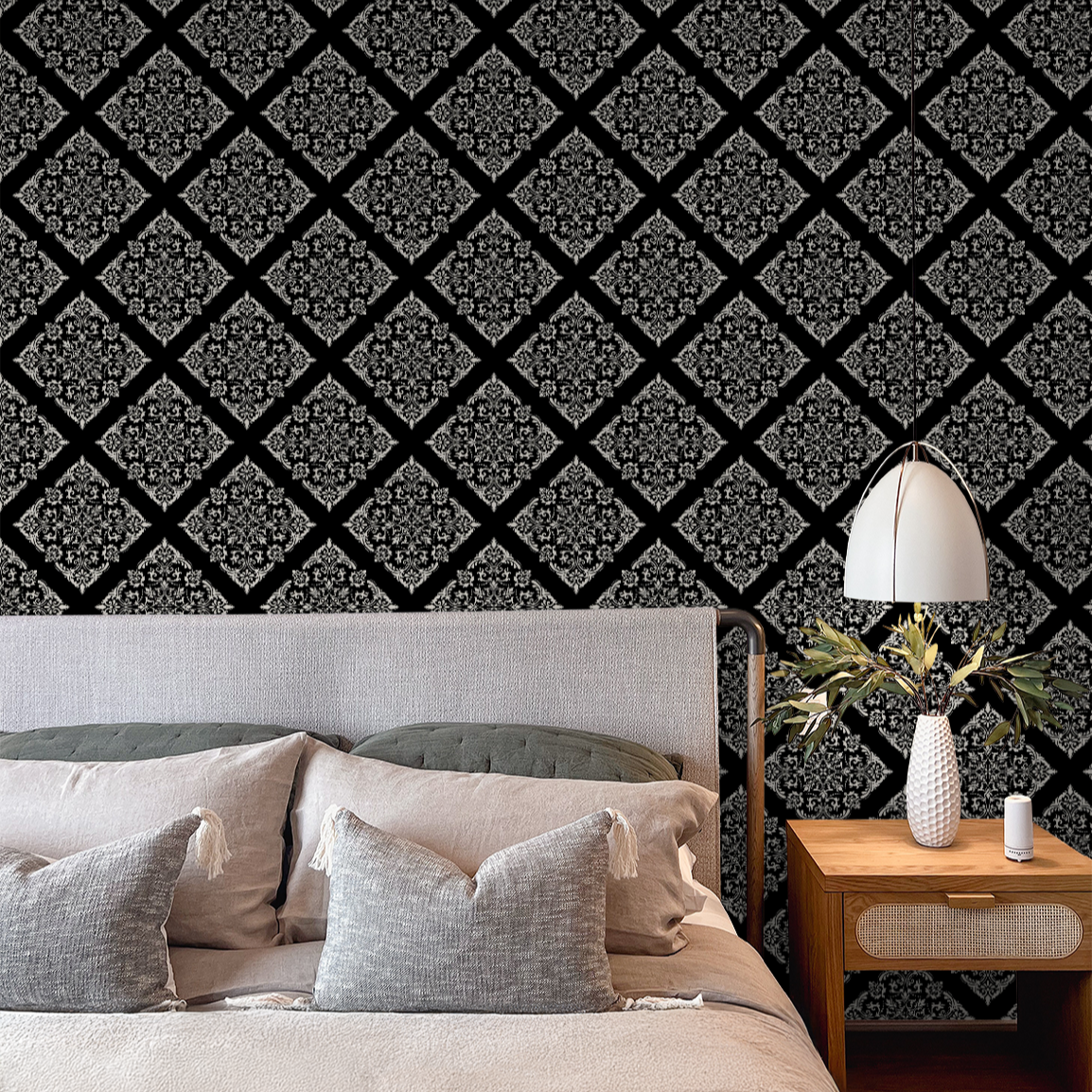 Thrifted Meadow (Black) Wallpaper