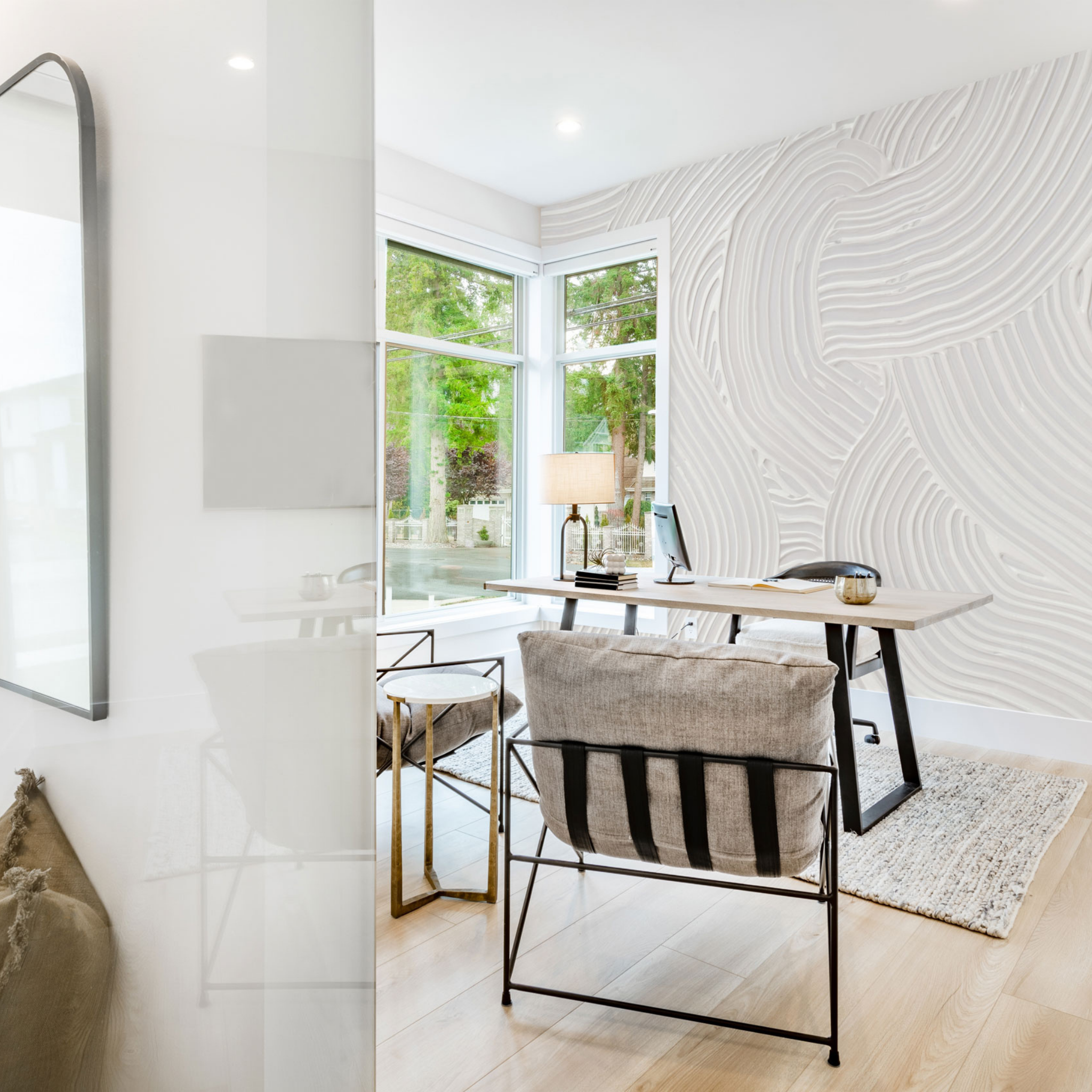 Ariella Wallpaper - 10 FT H X 5 FT W Traditional
